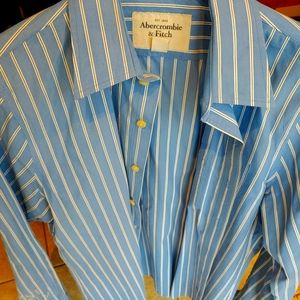 Abocrombie & Fitch Men Muscle Shirt . Blue and White stripes. Large. Long sleeve